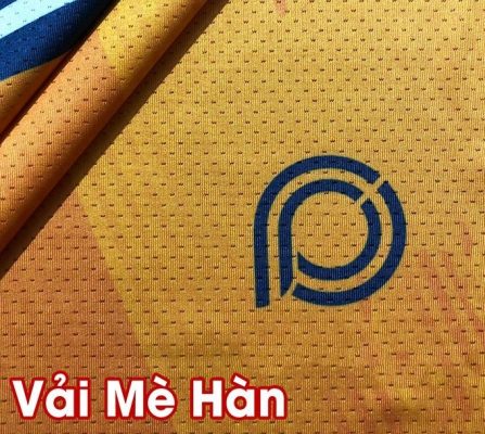 Nhắc tới Clb Ac Milan thì không ai là không biết tới một đội bóng đến từ thành phố Milana nước Ý. Được xem là một trong những câu lạc bộ thành công nhất trên thế giới với lượng Fan vô cùng đông đảo. AC Milan luôn nhận được sự săn đón từ cổ động viên và giới truyền thông. Mùa Giải UEFA Champions League 2022/2023 sắp diễn ra, việc Clb này công bố áo đấu mới đang làm khuynh đảo ngành công nghiệp thời trang thể thao.