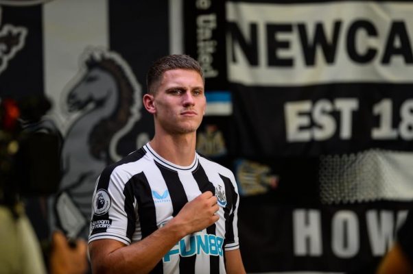 Áo bóng đá Newcastle United 2023 sân nhà