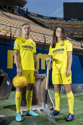 Áo đấu sân nhà clb Villarreal 2022/23 đã được phát hành ra thị trường cùng với các fan hâm mộ săn lùng nhiệt tình