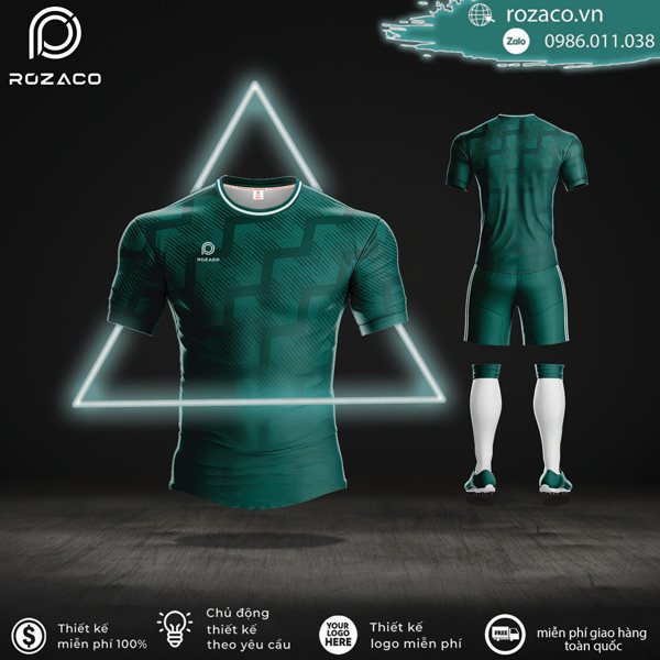 Còn gì tuyệt vời bằng việc được sở hữu mẫu áo đá bóng mới nhất 2023 màu xanh liver không logo dưới đây với thiết kế độc đáo, họa tiết thú vị và màu sắc vô cùng thu hút của xưởng may Rozaco.