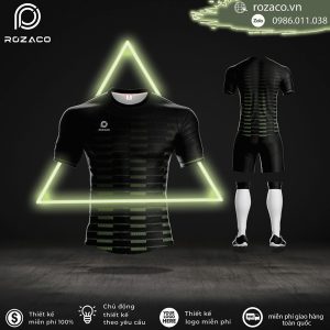 Áo đấu bóng đá màu đen tự thiết kế không logo 2023 của xưởng may Rozaco là một phiên bản hoàn hảo giành cho tất cả mọi người. Thiết kế được phối màu vô cùng độc đáo kết hợp với các họa tiết lạ mắt, lần đầu tiên được sử dụng để tạo nên áo bóng đá.