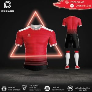 Áo thi đấu bóng đá đjep 2023 không logo màu đỏ là một sản phẩm của sự pha trộn màu sắc vô cùng ấn tượng, giúp bạn thể hiện cá tính mạnh mẽ, sự khỏe khoắn, năng động khi khoác trang phục lên người.