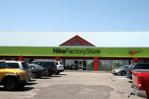 Cửa hàng nhà máy Nike