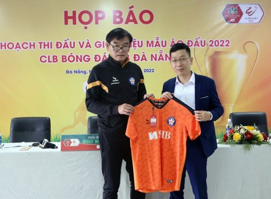 Màn công bố áo đấu mới CLB SHB Đà Nẵng