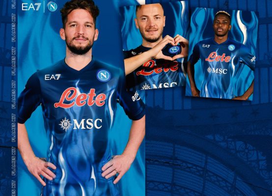 Mẫu áo CLB Napoli 2023 sân nhà đẹp đã được phát hành ra thị trường. Với một giao diện mới, tạo độ hồi hộp hấp dẫn cho các fan hâm mộ. Nó đã được sản xuất bởi EA7 và sẽ được mặc ở mùa giải SERIE A 2023.