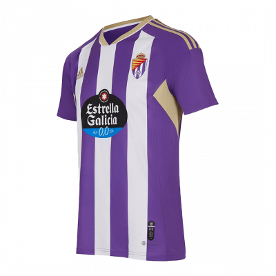 Trang phục áo sân nhà câu lạc bộ Valladolid 2022/23  đã được trình diện. Và đã được sử dụng mi License 22 được sử dụng rộng rãi. Cùng với đó có một sọc kiểu sọc cổ điển với màu tím và trắng.