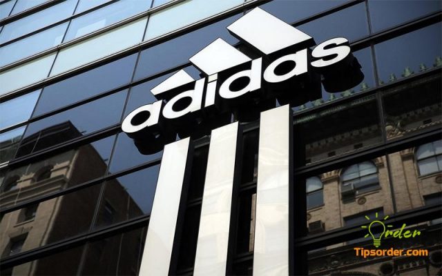 Nhà sản xuất Adidas sản xuất ra áo đấu câu lạc bộ Frankfurt 2022/23