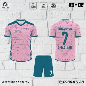 Áo bóng đá không logo hồng RO-02 độc lạ chính là siêu phẩm tiếp theo mà xưởng may Rozaco muốn giới thiệu đến với mọi người.